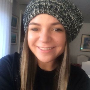 Meet your Posher, Karissa